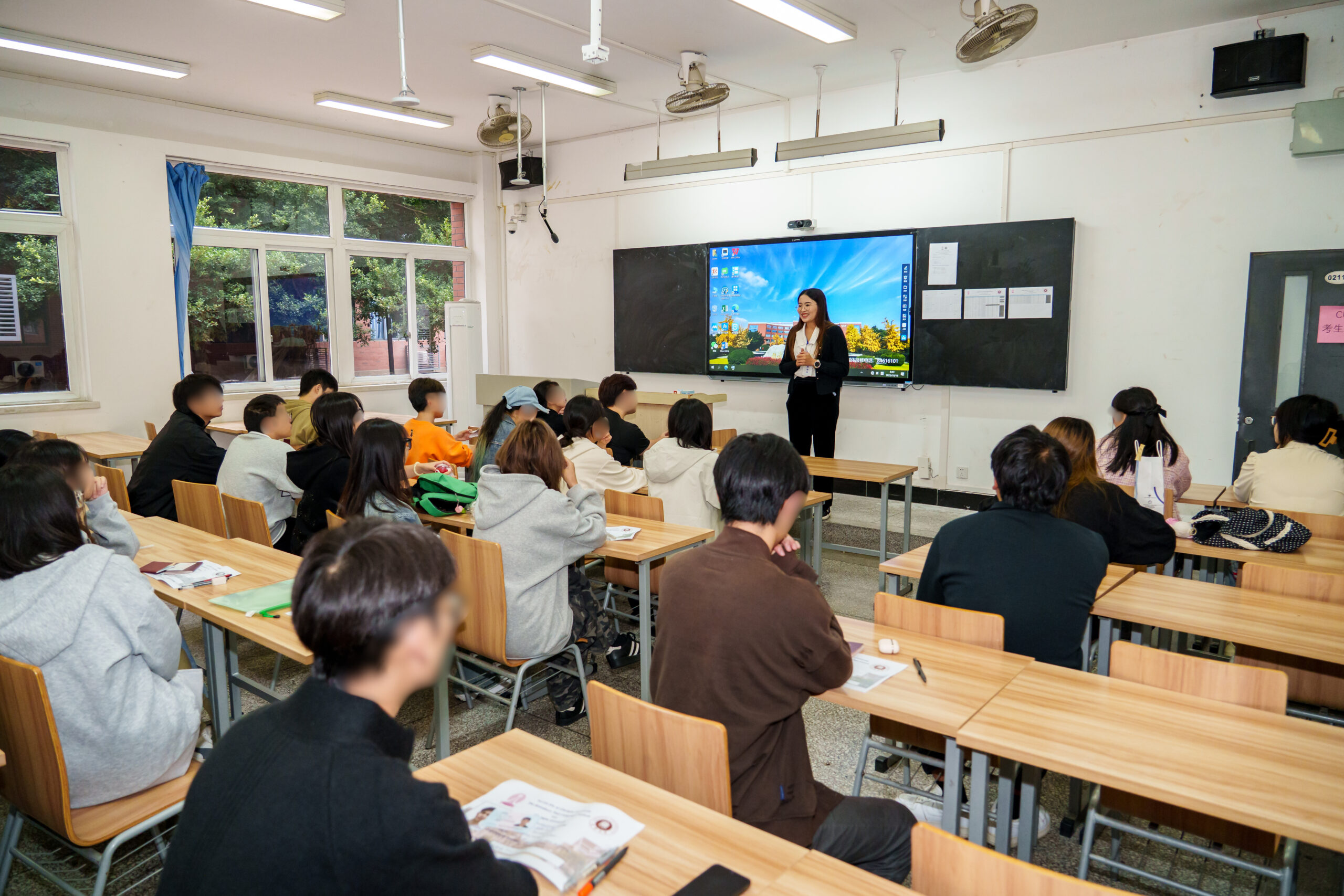 การจัดทดสอบ CU-TFL ณ School of Foreign Languages, Chengdu University, China