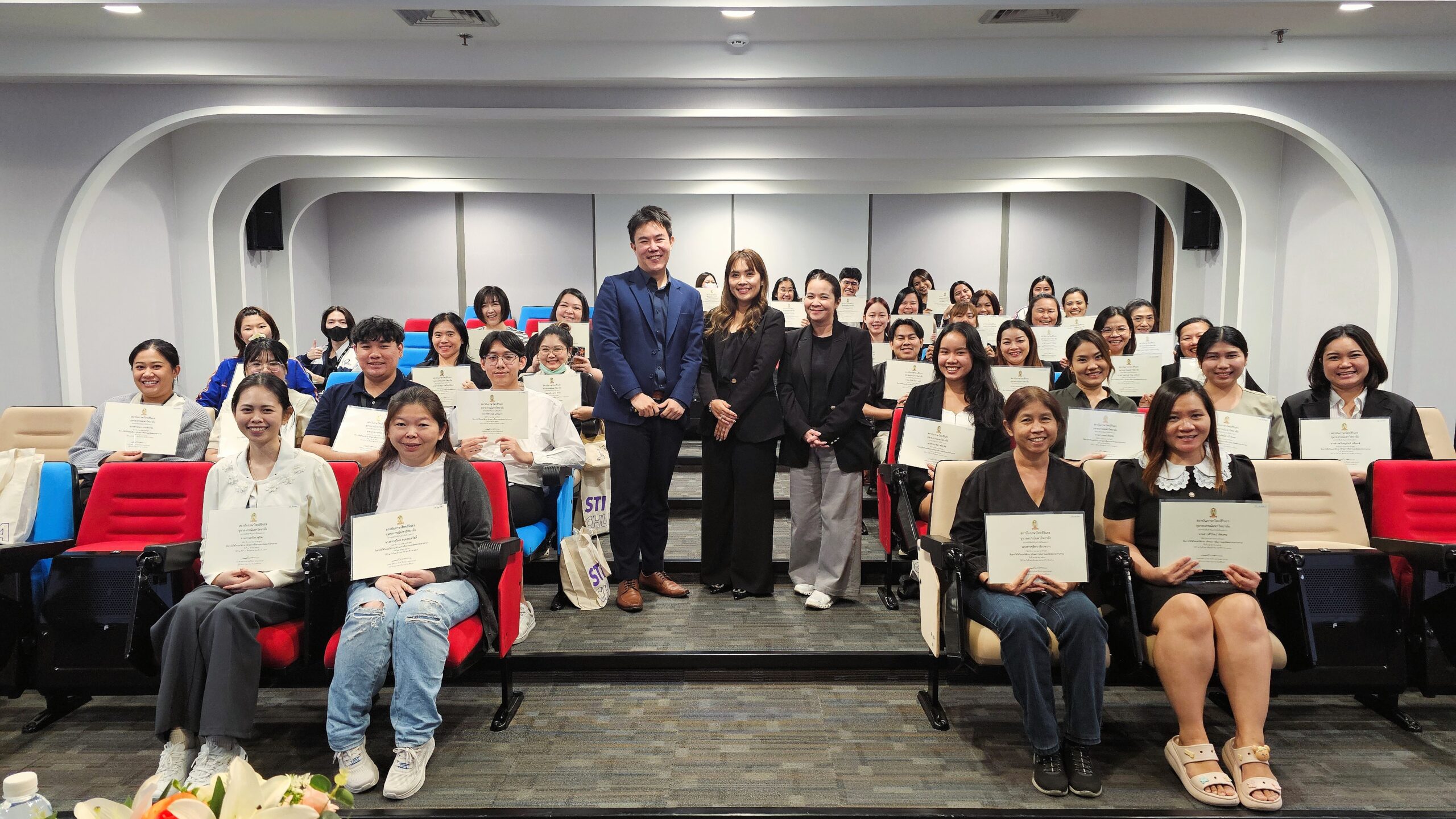 การอบรมหลักสูตร “สื่อสารให้ได้ใจและได้งาน (ทักษะการสื่อสารและติดต่อประสานงาน)” ให้แก่บุคลากรของบริษัท กลุ่มแอดวานซ์ รีเสิร์ช จำกัด 31 ตุลาคม 2568